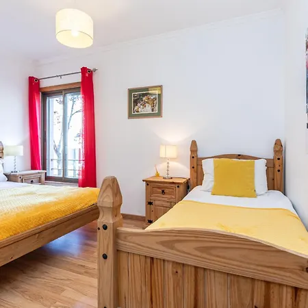 Barnton, Centre Tavira