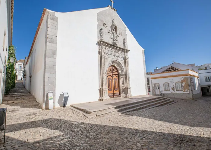 Barnton, Centre Tavira