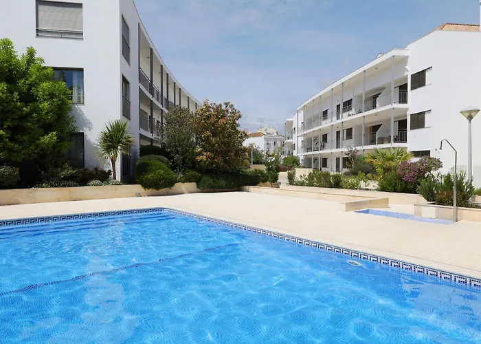 Barnton, Centre Apartman *