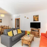 Barnton, Centre Apartament Tavira