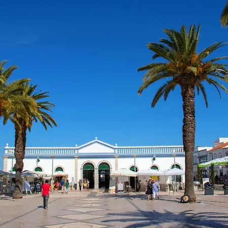 Barnton, Centre Tavira