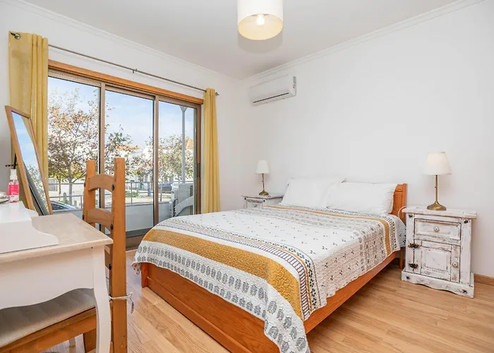Barnton, Centre Apartamento Tavira